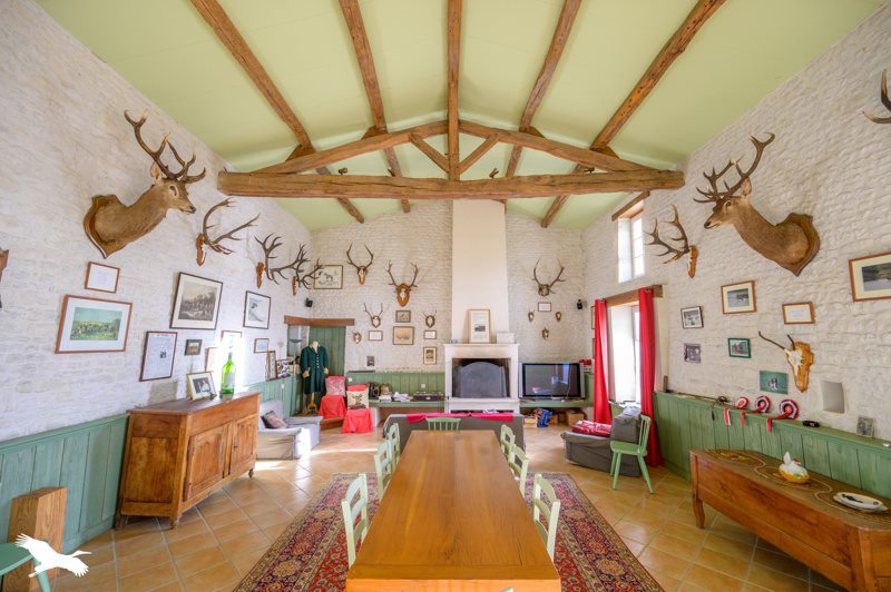 Vente Maison ANDILLY - 9 pièces -336 m² - (17230)
