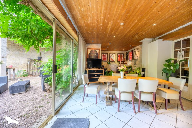 Vente Maison STE SOULLE - 5 pièces -196 m² - (17220)