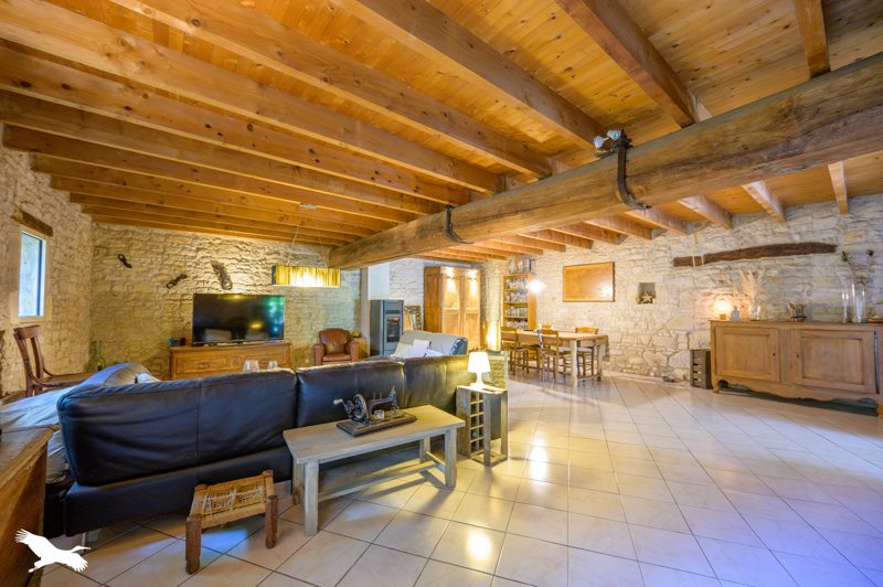 Vente Maison STE SOULLE - 5 pièces -196 m² - (17220)