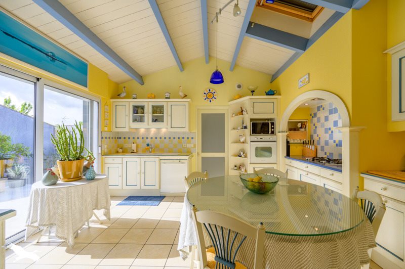 Vente Maison PUILBOREAU - 8 pièces -175 m² - (17138)