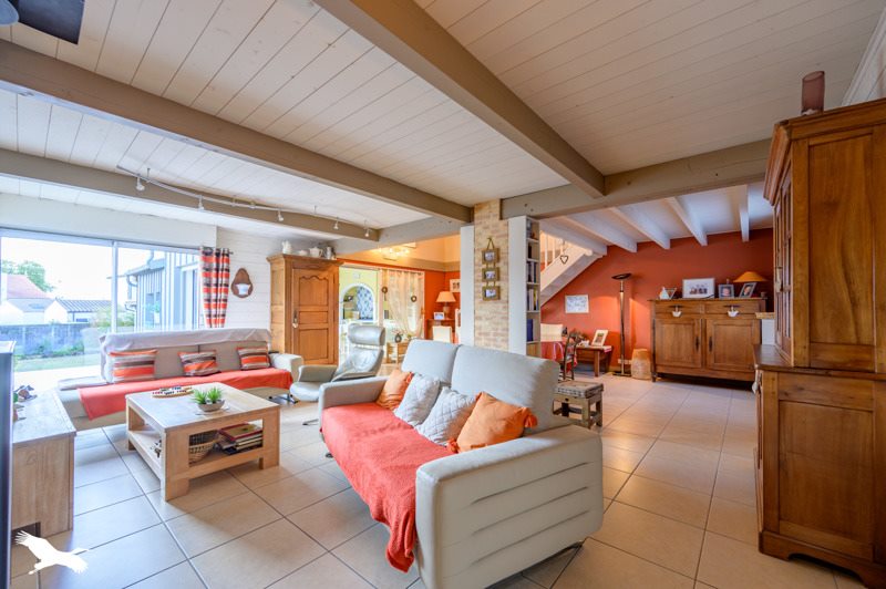 Vente Maison PUILBOREAU - 8 pièces -175 m² - (17138)