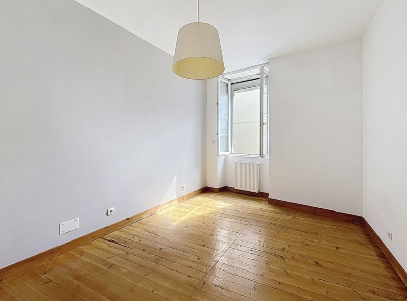 Vente Appartement BORDEAUX - 3 pièces -81 m² - (33300)