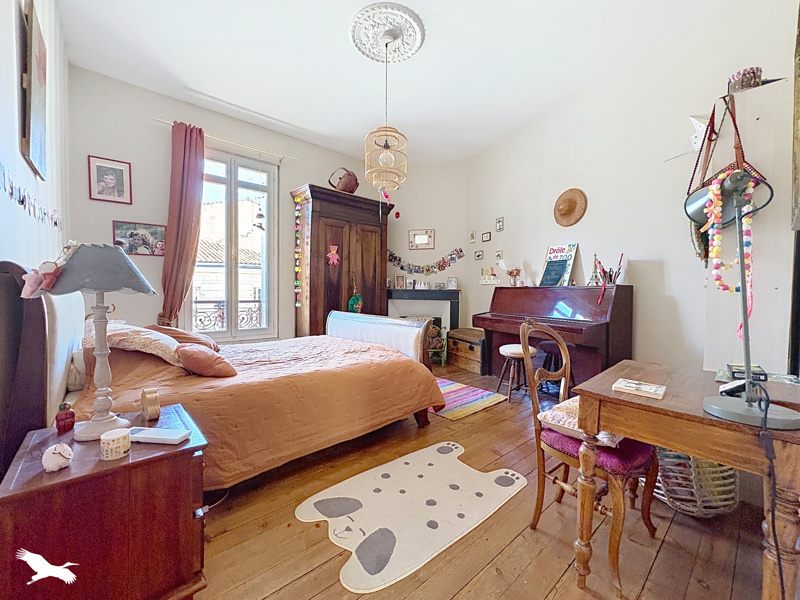 Vente Maison Bordeaux - 5 pièces -136 m² - (33300)