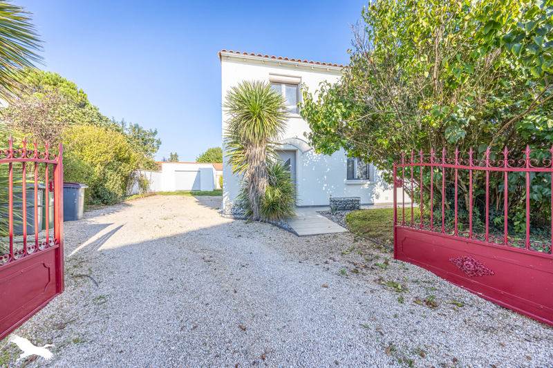 Vente Maison CHAURAY - 6 pièces -142 m² - (79180)