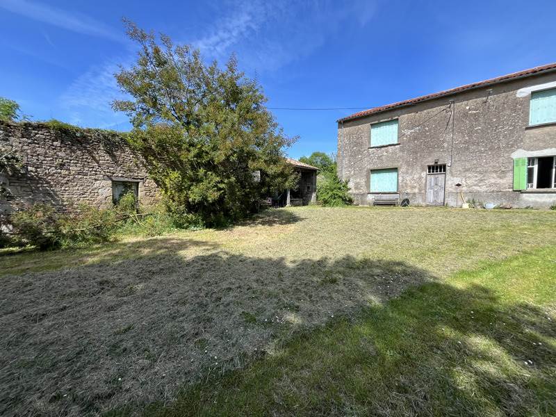 Vente Maison AIGONDIGNE - 2 pièces -84 m² - (79370)