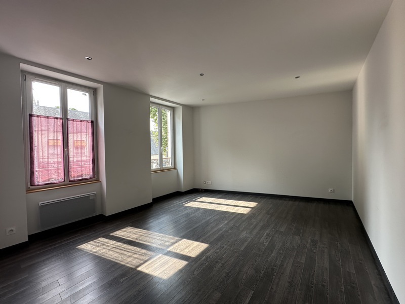 Vente Appartement ST FLORENT SUR CHER - 4 pièces -142 m² - (18400)