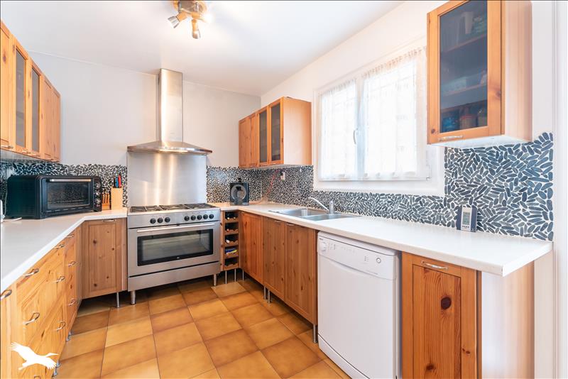 Vente Maison ST PIERRE DU MONT - 7 pièces -179 m² - (40280)