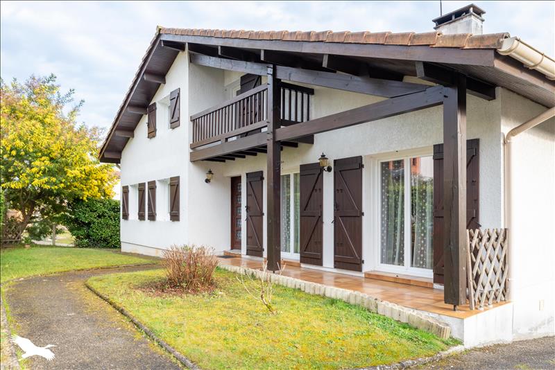 Vente Maison ST PIERRE DU MONT - 7 pièces -179 m² - (40280)