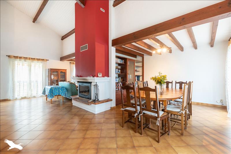 Vente Maison ST PIERRE DU MONT - 7 pièces -179 m² - (40280)