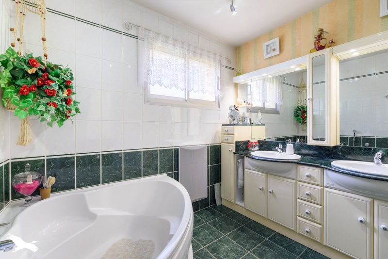 Vente Maison ST PIERRE DU MONT - 4 pièces -140 m² - (40280)