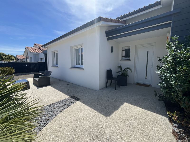 Vente Maison ST PIERRE DU MONT - 5 pièces -120 m² - (40280)