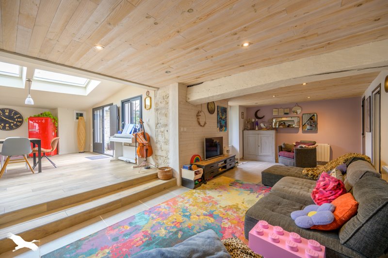 Vente Maison LA FLOTTE - 6 pièces -198 m² - (17630)