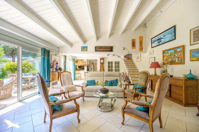Vente Maison LA FLOTTE - 7 pièces -165 m² - (17630)