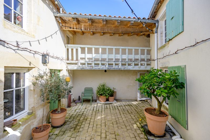 Vente Maison LA FLOTTE - 6 pièces -124 m² - (17630)