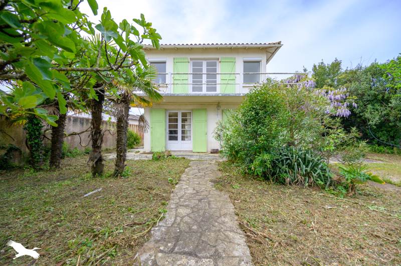 Vente Maison LA FLOTTE - 5 pièces -120 m² - (17630)