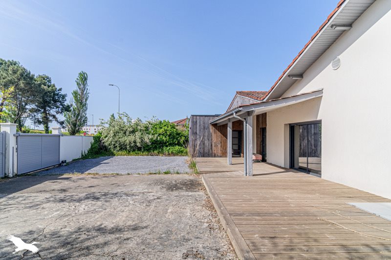 Vente Maison VILLENAVE D ORNON - 6 pièces -240 m² - (33140)