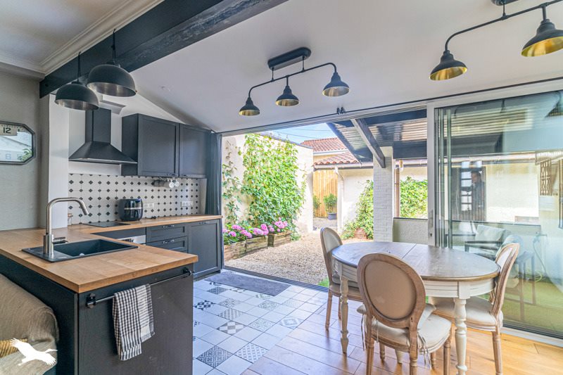 Vente Maison BEGLES - 4 pièces -87 m² - (33130)