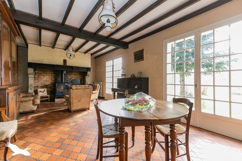 Vente Maison ARTIGUELOUVE - 7 pièces -137 m² - (64230)