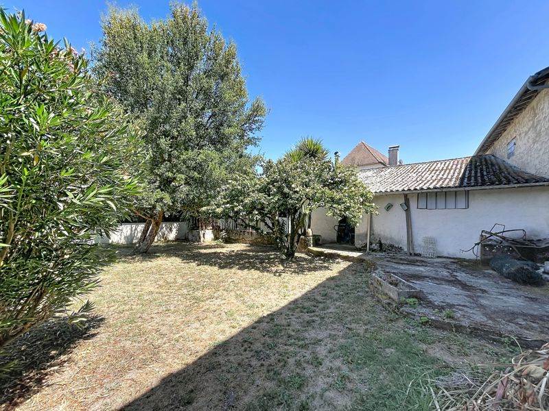 Vente Maison LAROIN - 5 pièces -420 m² - (64110)