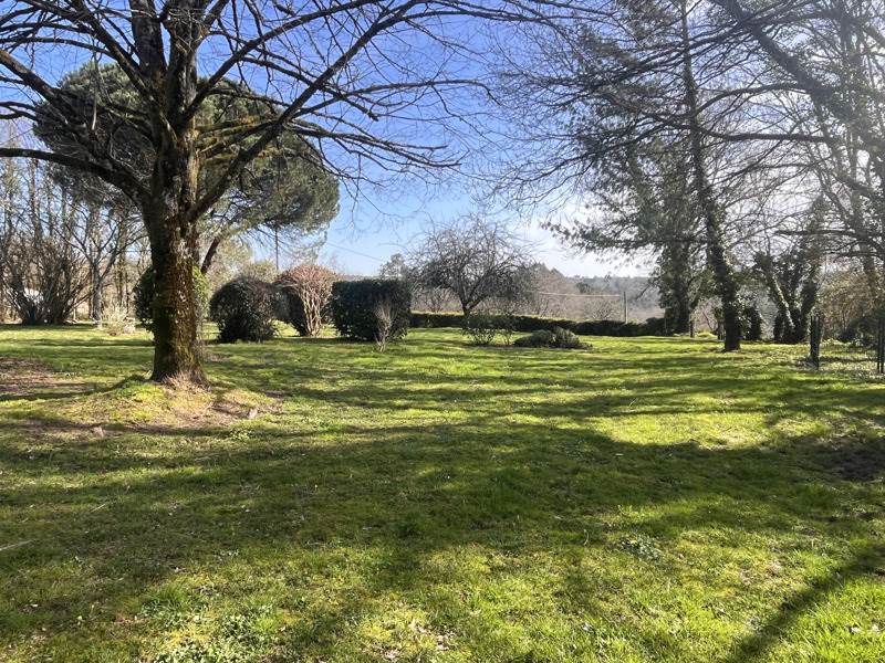 Vente Maison ST JEAN D ATAUX - 9 pièces -237 m² - (24190)