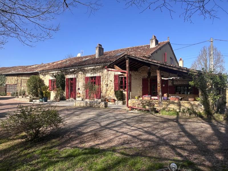 Vente Maison ST JEAN D ATAUX - 9 pièces -237 m² - (24190)