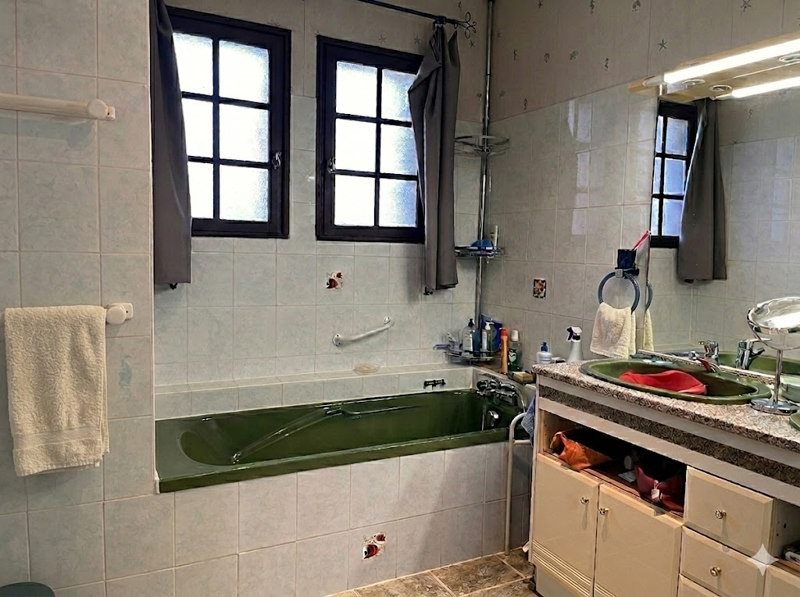 Vente Maison EGLISE NEUVE D ISSAC - 6 pièces -103 m² - (24400)