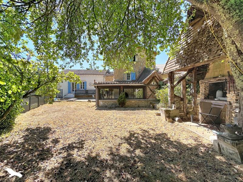 Vente Maison Douzillac 24190 5 pièces - 168 m²