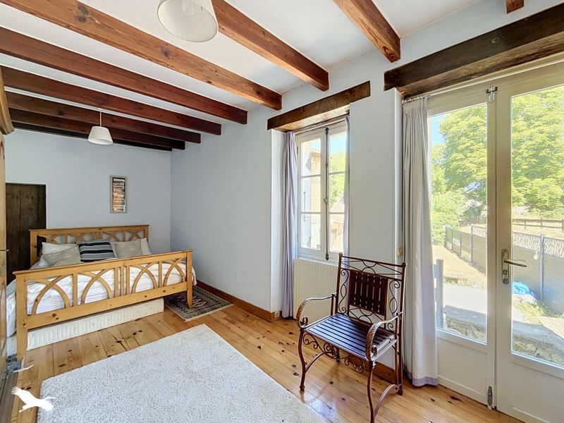 Vente Maison Douzillac - 5 pièces -168 m² - (24190)