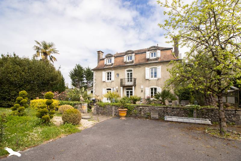 Vente Maison ST DOS - 9 pièces -281 m² - (64270)
