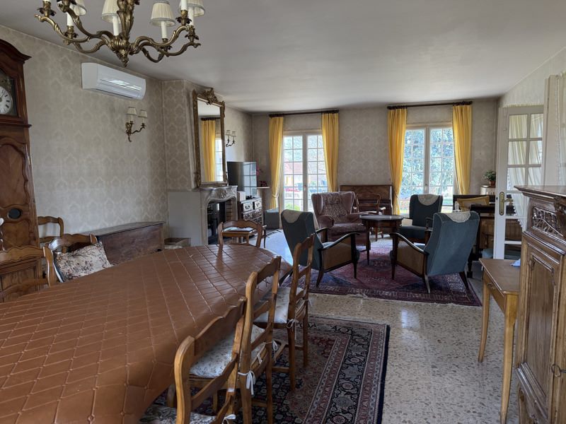 Vente Maison DOMERAT - 6 pièces -206 m² - (03410)