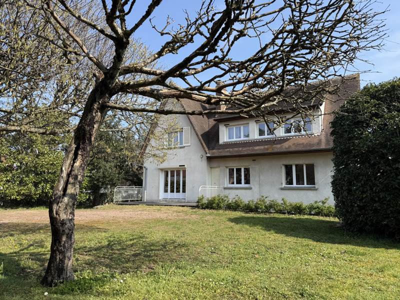 Vente Maison DOMERAT - 6 pièces -206 m² - (03410)