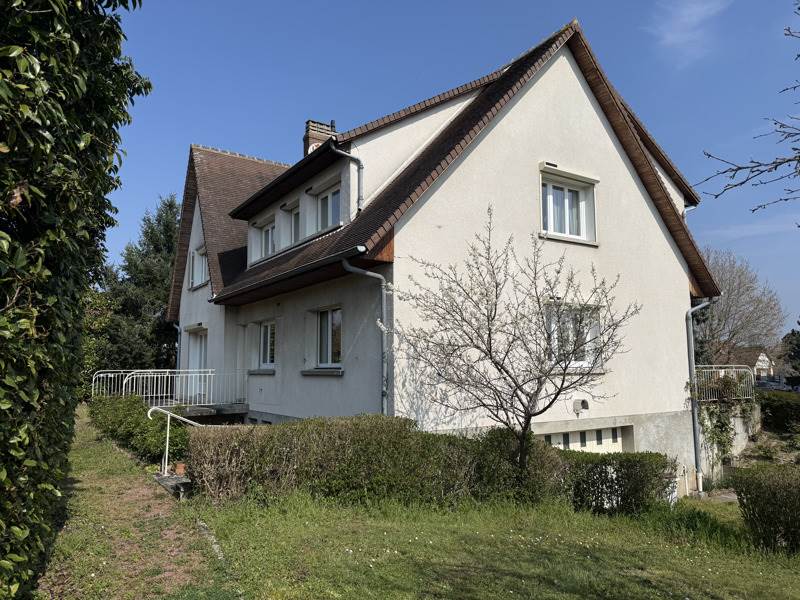 Vente Maison DOMERAT - 6 pièces -206 m² - (03410)