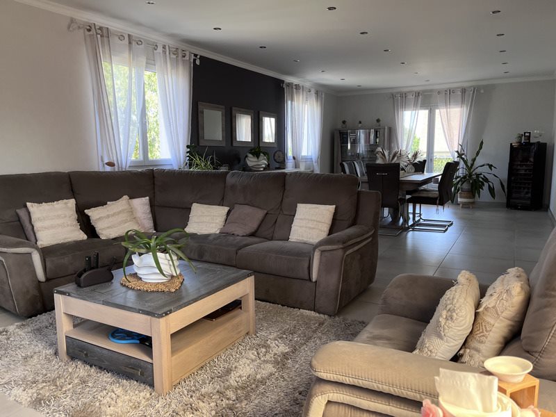 Vente Maison DOMERAT - 6 pièces -150 m² - (03410)