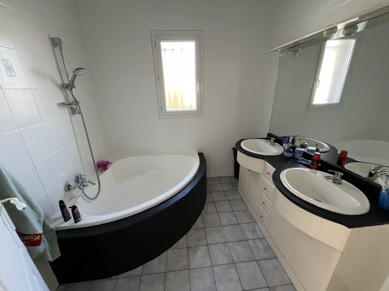 Vente Maison PREMILHAT - 7 pièces -153 m² - (03410)