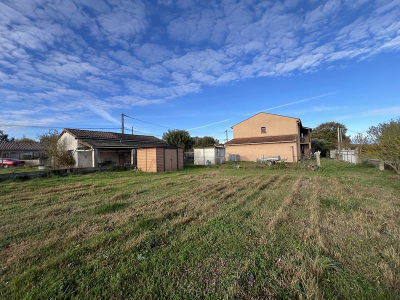 Vente Terrain LAGARDELLE SUR LEZE - -679 m² - (31870)