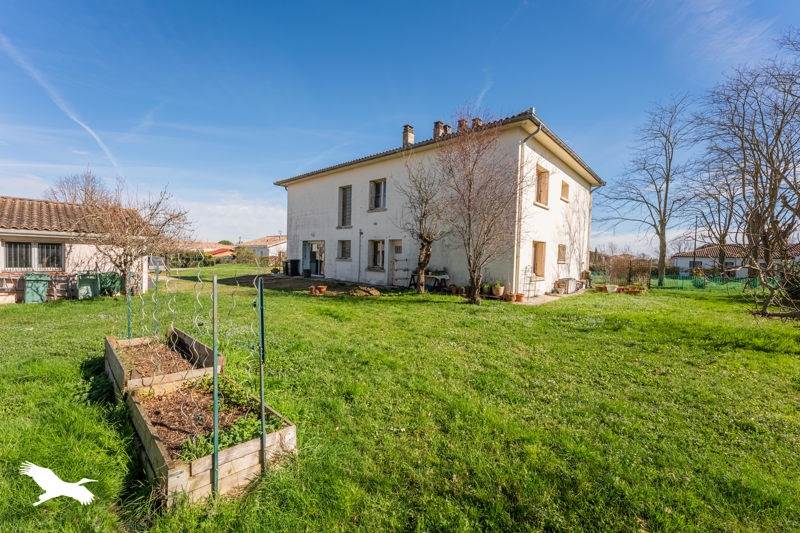 Vente Maison EAUNES - 8 pièces -266 m² - (31600)