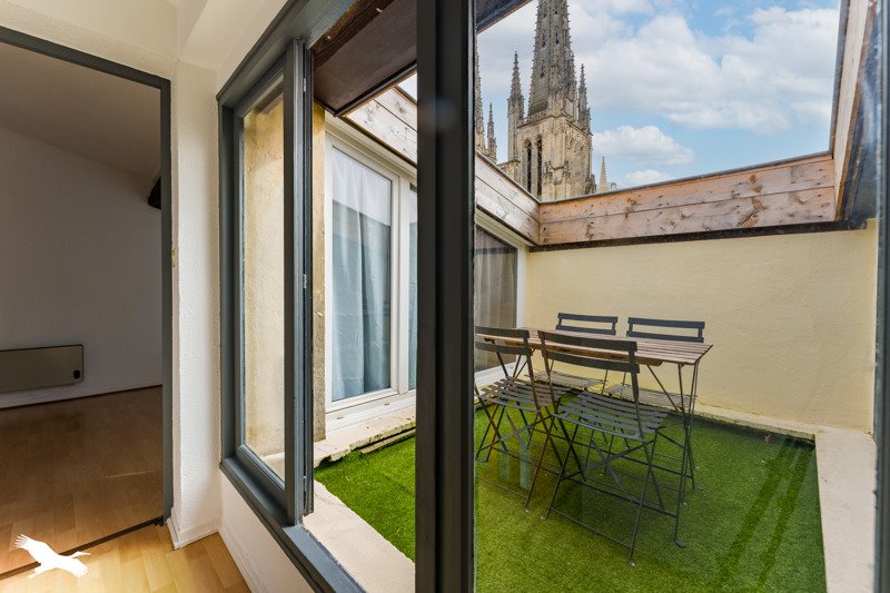 Vente Appartement BORDEAUX - 2 pièces -44 m² - (33000)