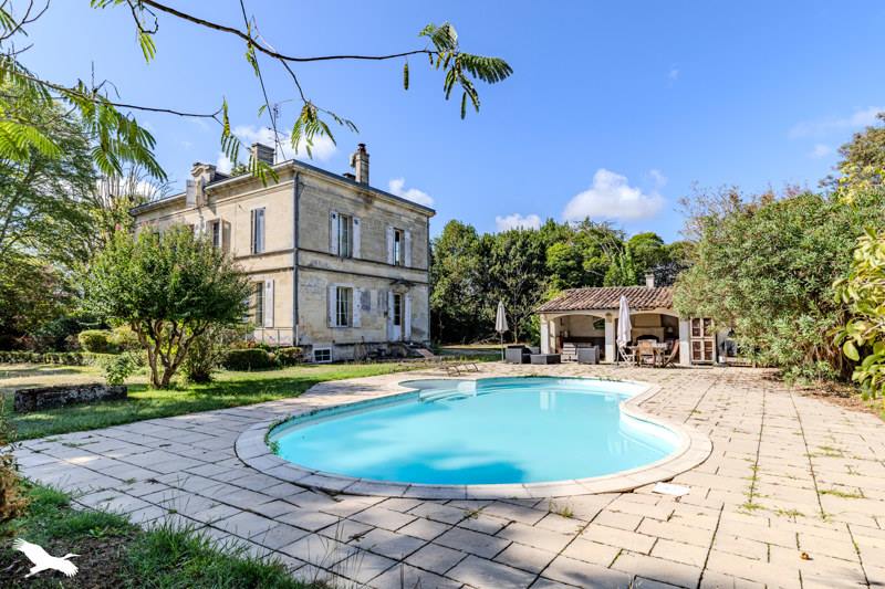 Vente Maison VAYRES - 14 pièces -367 m² - (33870)