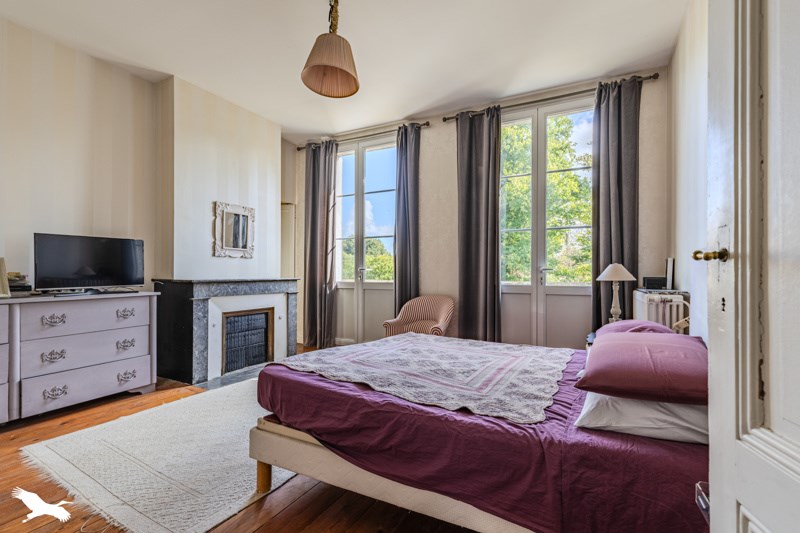 Vente Maison VAYRES - 14 pièces -367 m² - (33870)