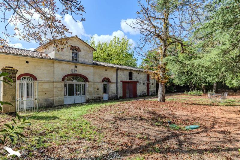 Vente Maison VAYRES - 14 pièces -367 m² - (33870)