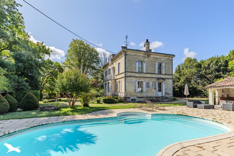 Vente Maison VAYRES - 9 pièces -292 m² - (33870)