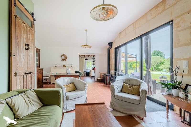 Vente Maison VAYRES - 7 pièces -250 m² - (33870)