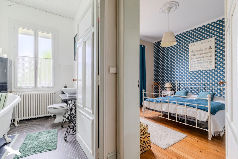 Vente Maison VAYRES - 7 pièces -250 m² - (33870)