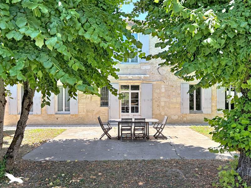 Vente Maison GENISSAC - 8 pièces -262 m² - (33420)