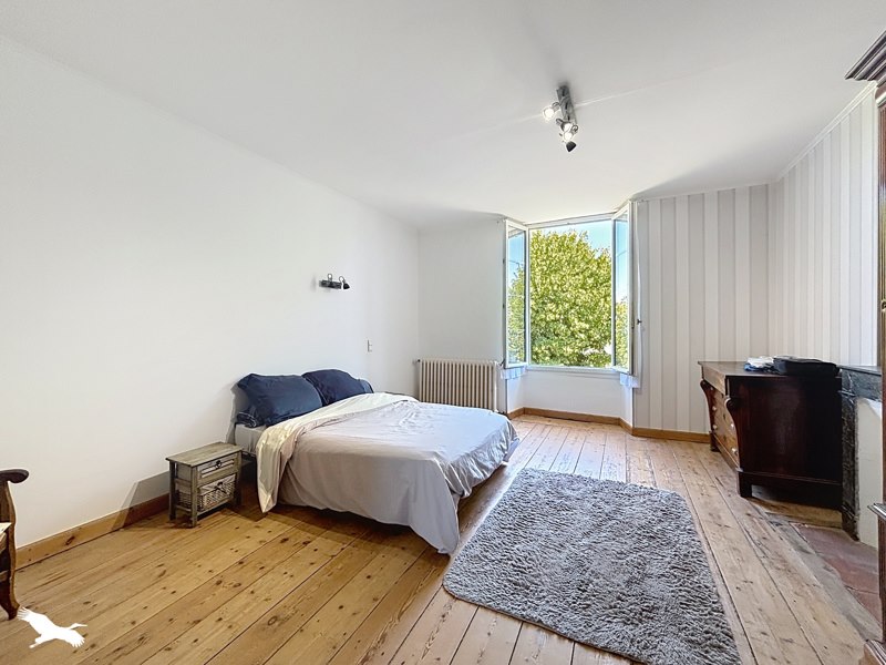 Vente Maison GENISSAC - 8 pièces -262 m² - (33420)