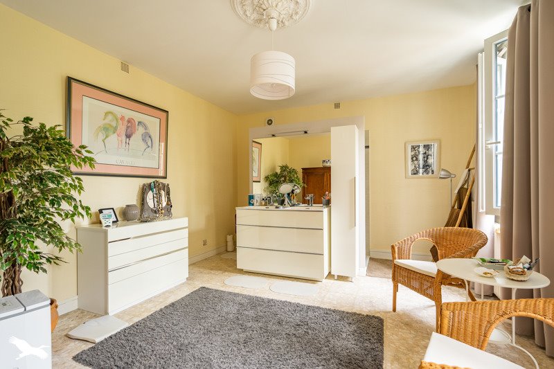 Vente Maison NERIGEAN - 8 pièces -225 m² - (33750)