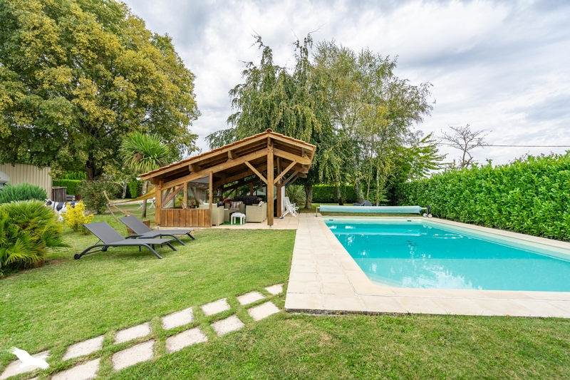 Vente Maison NERIGEAN - 8 pièces -225 m² - (33750)
