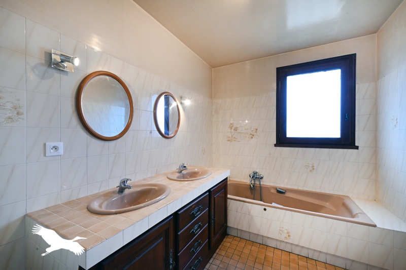 Vente Maison ST YRIEIX SUR CHARENTE - 5 pièces -166 m² - (16710)