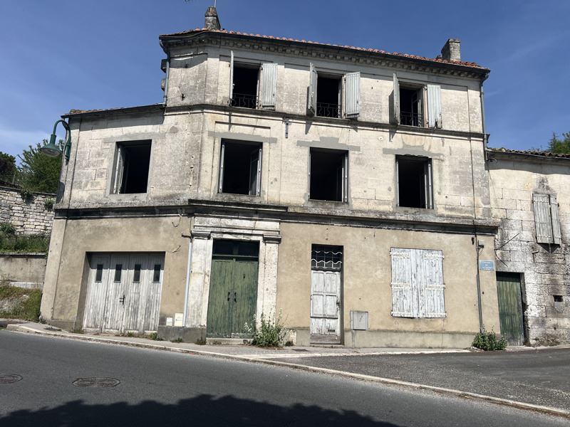 Vente Maison VOEUIL ET GIGET - 6 pièces -142 m² - (16400)
