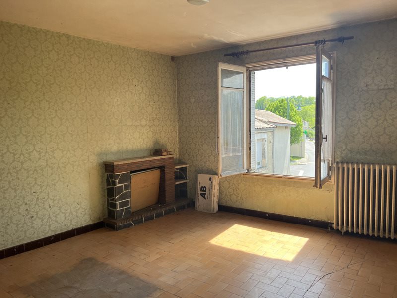 Vente Maison VOEUIL ET GIGET - 6 pièces -142 m² - (16400)